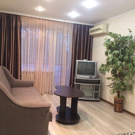 Проспект Металлургов 9 Apartment Krivoy Rog Luaran gambar